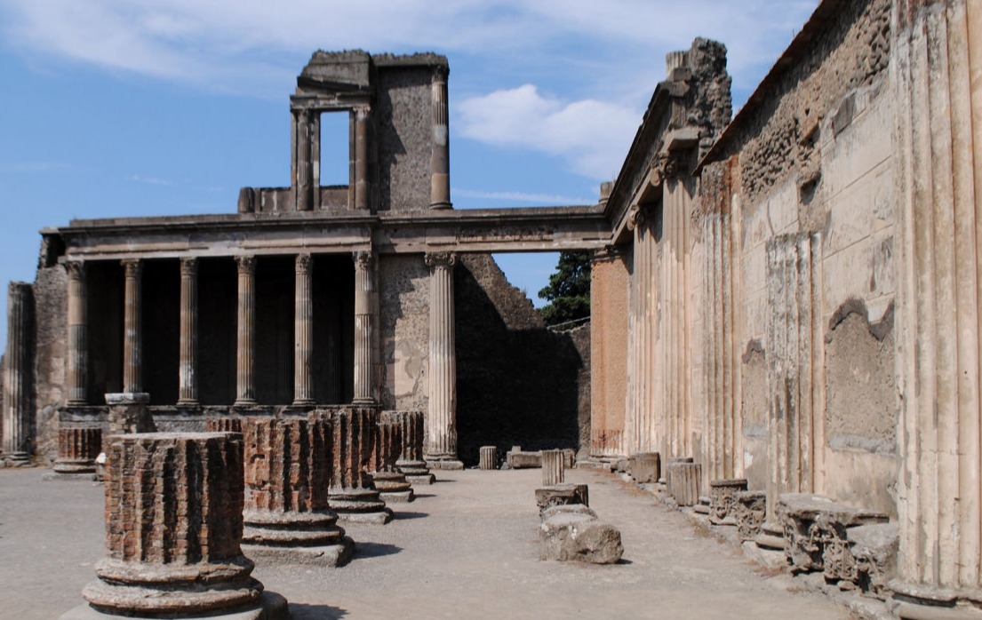 руины древнего города Помпеи, Италия