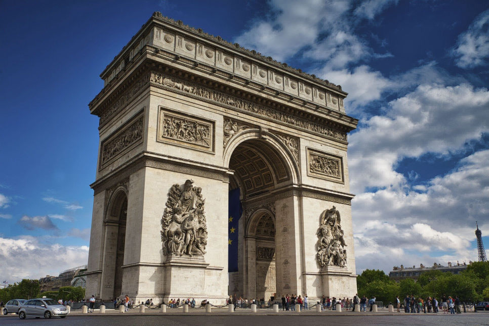 триумфальная арка Париж
